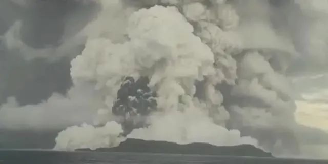 汤加海底火山喷发